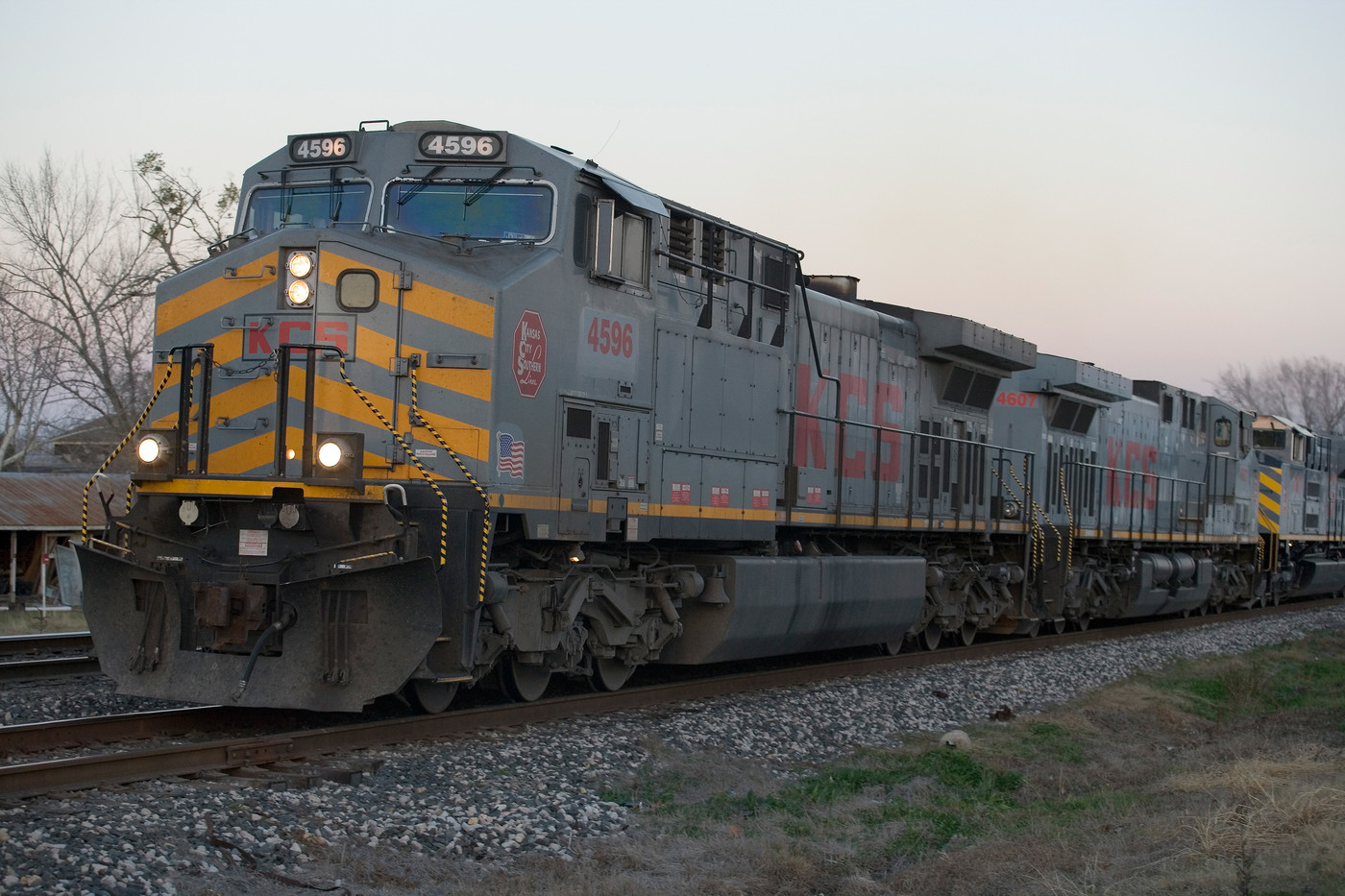 IMAGE: http://images14.fotki.com/v224/photos/4/42560/3082797/KCS_001aP-vi.jpg