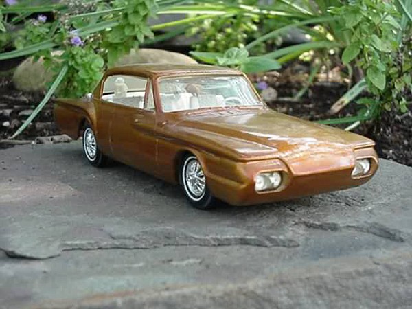 The custom nose from the '62 Valiant kit, nicely blended in with the Styline Putty