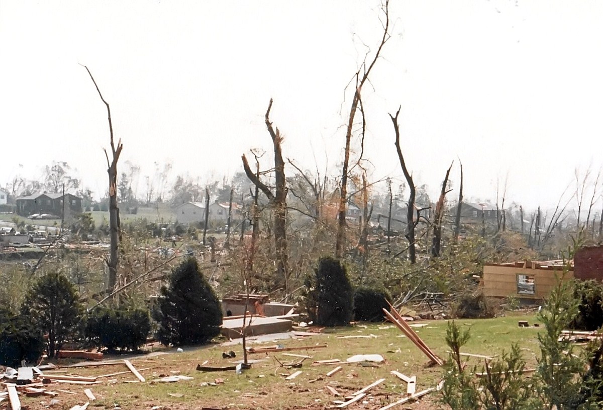 1979TORNADOADAYAFTER38-vi.jpg
