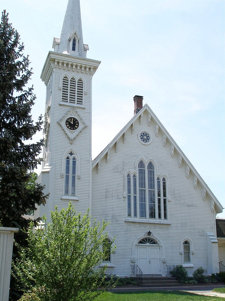 Photo PLAINVILLE CONGREGATIONAL CHURCH 01.jpg PLAINVILLE, CT