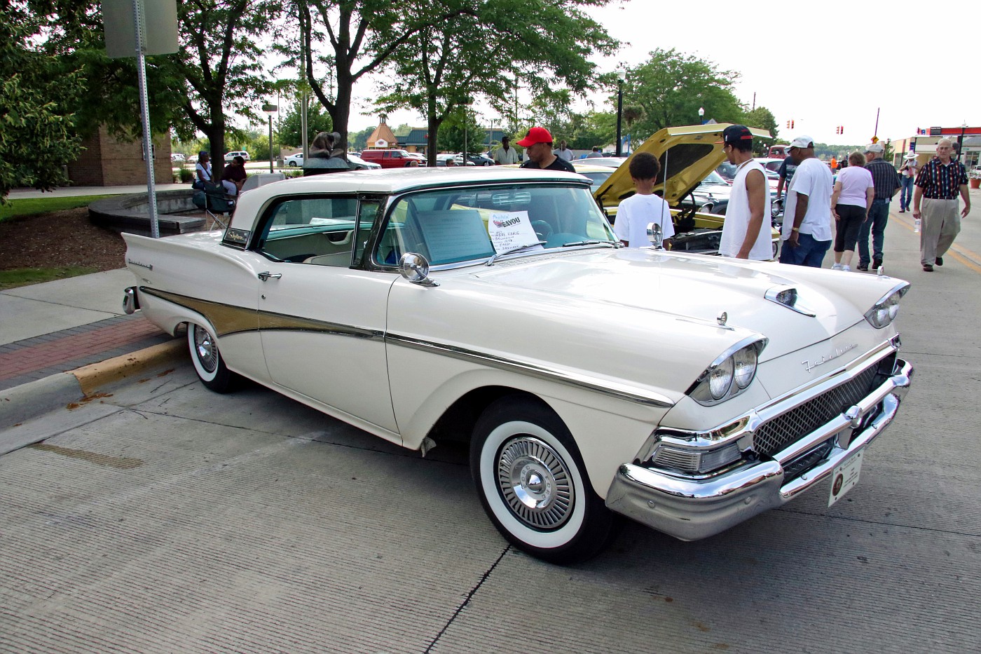 Cruisin' The Bayou Belleville Car Show album Kos photo