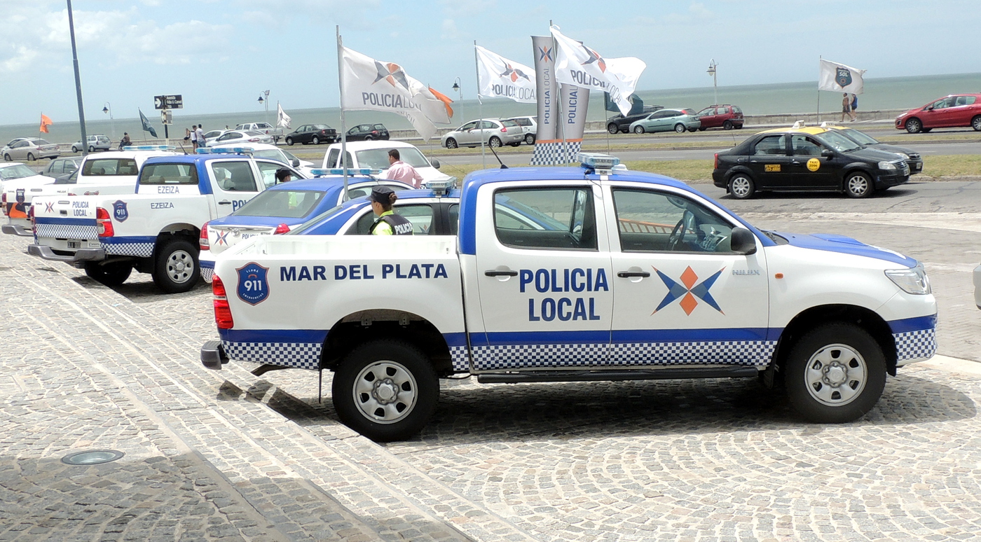 Photo: Argentina - Mar del Plata Policia Local | Fabian Kollman album |  copcar dot com | Fotki.com, photo and video sharing made easy.