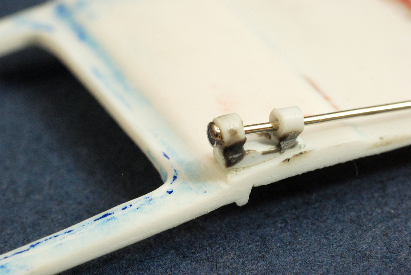 Hinge close DSC 7925