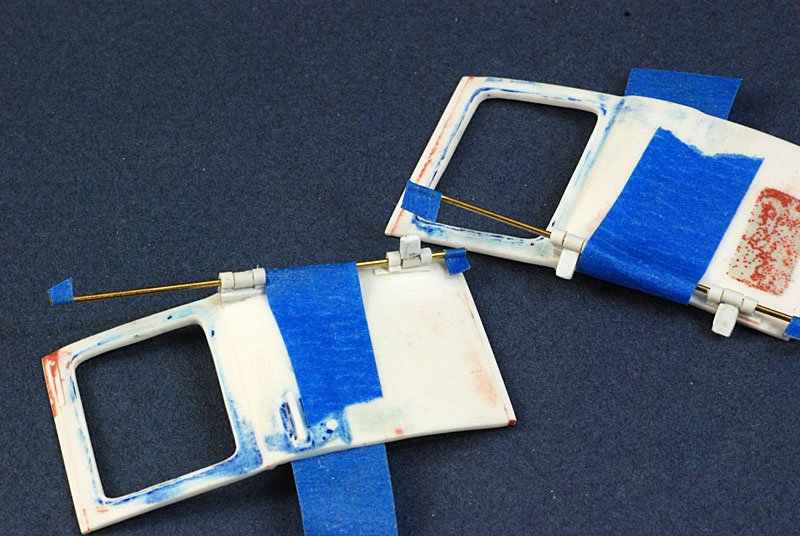 Hinges GLUED DSC 7836