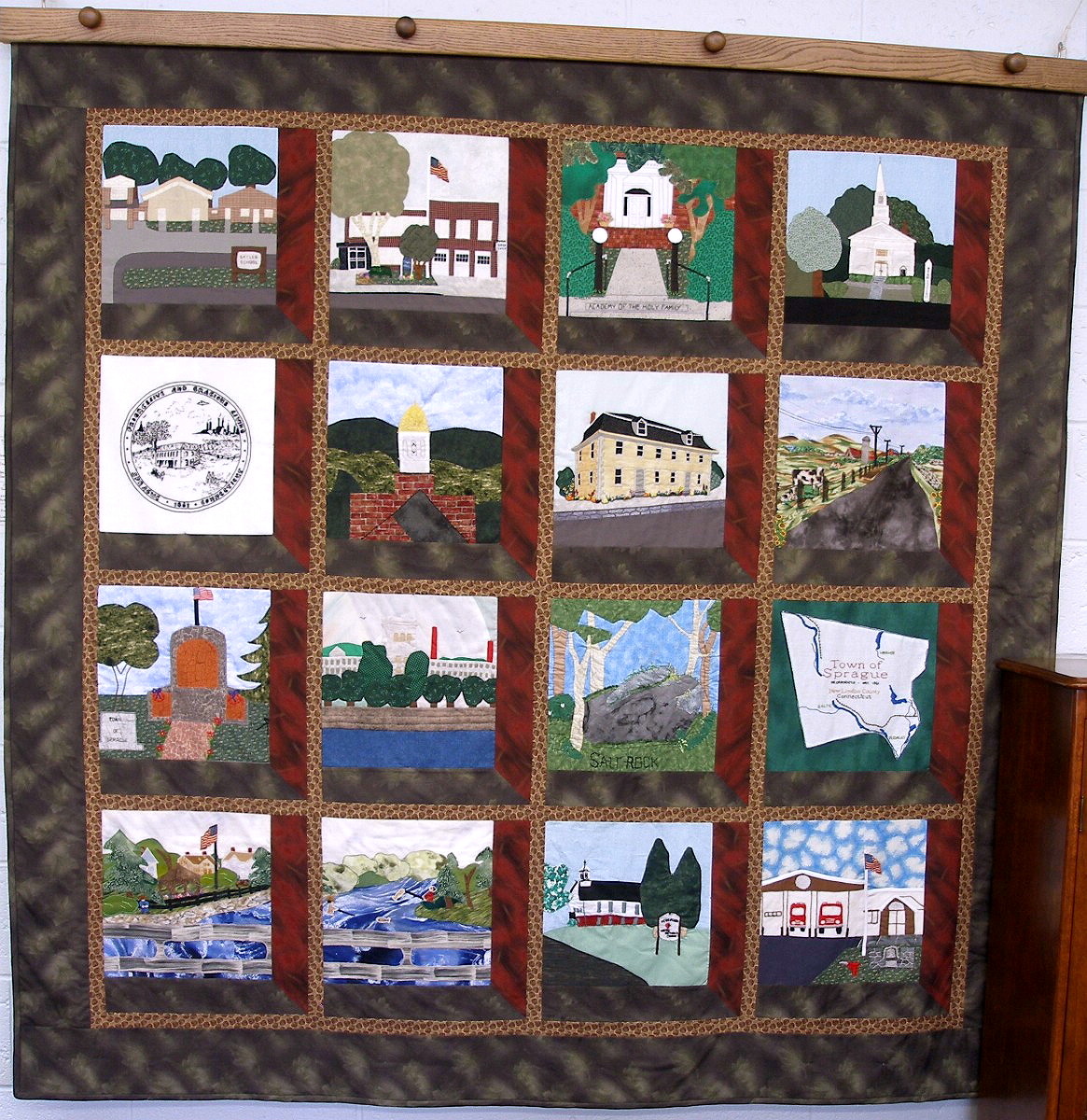 Photo BALTIC TOWN HALL YOUR TOWN QUILT 01 SPRAGUE BALTIC