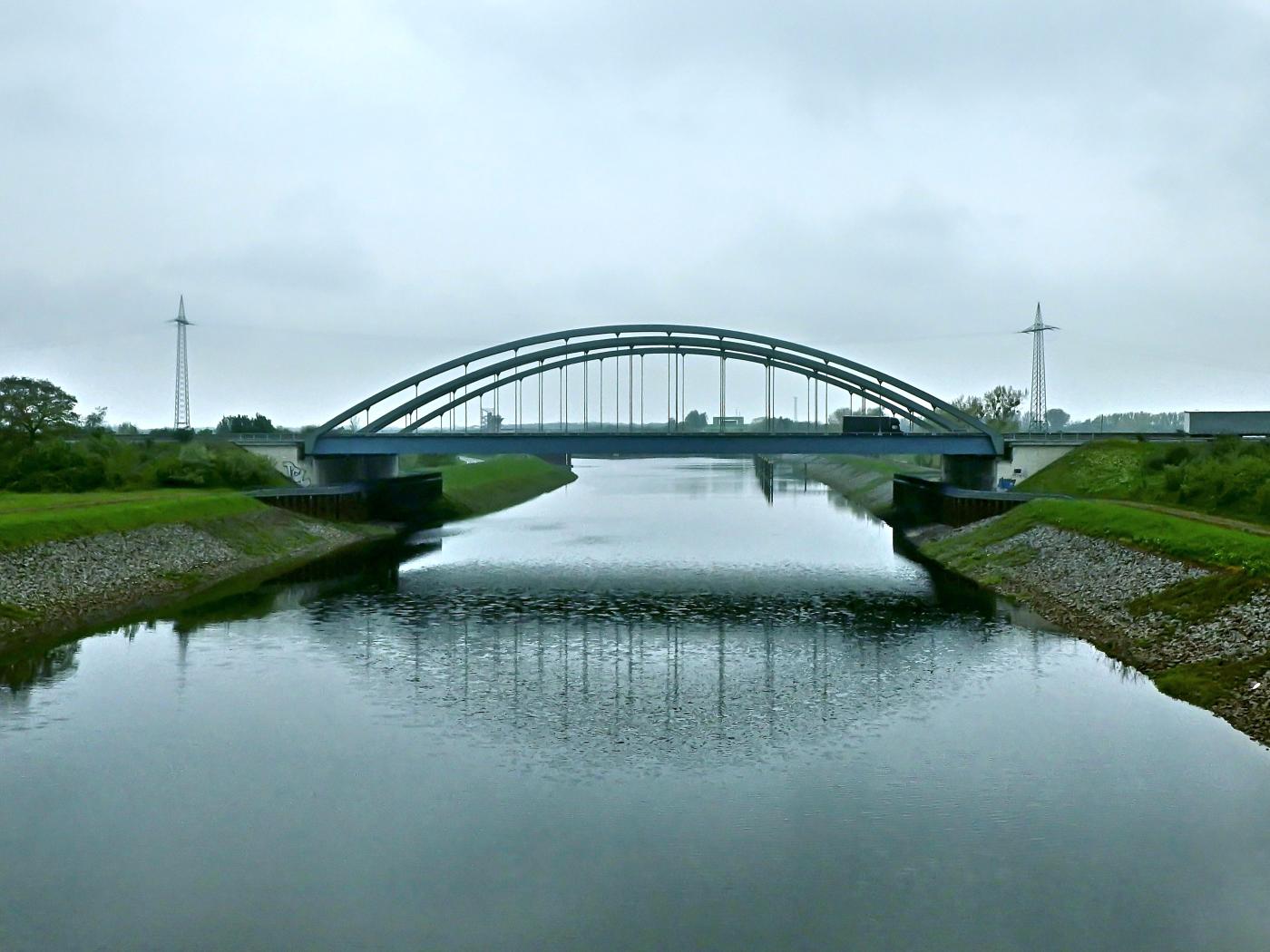 Brücke der Autobahn A2 über den Mittellandkanal