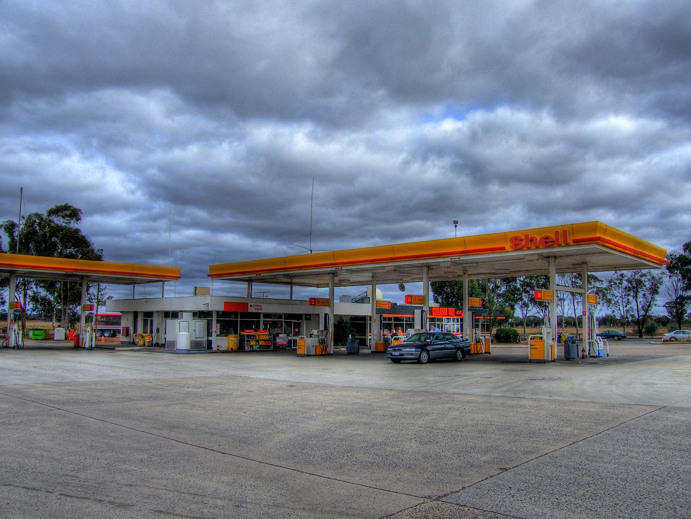 Photo West Wyalong Shell Servo 001 West Wyalong NSW album ooO