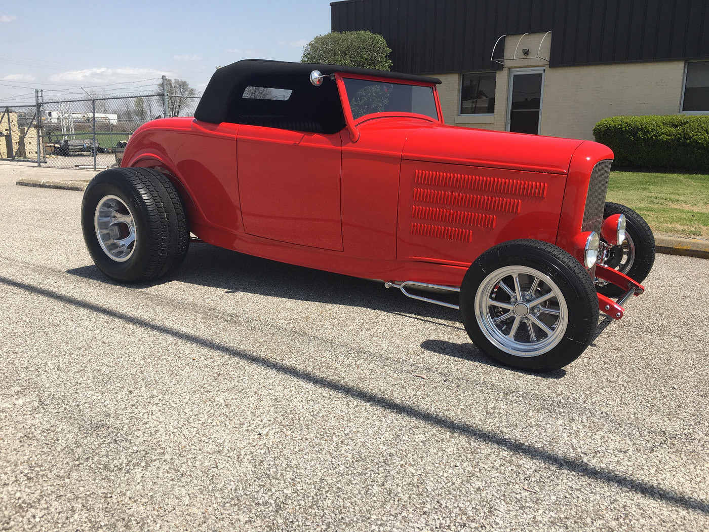 Photo Harwood fiberglass body from Henderson, Kentucky (2) 1932 FORD
