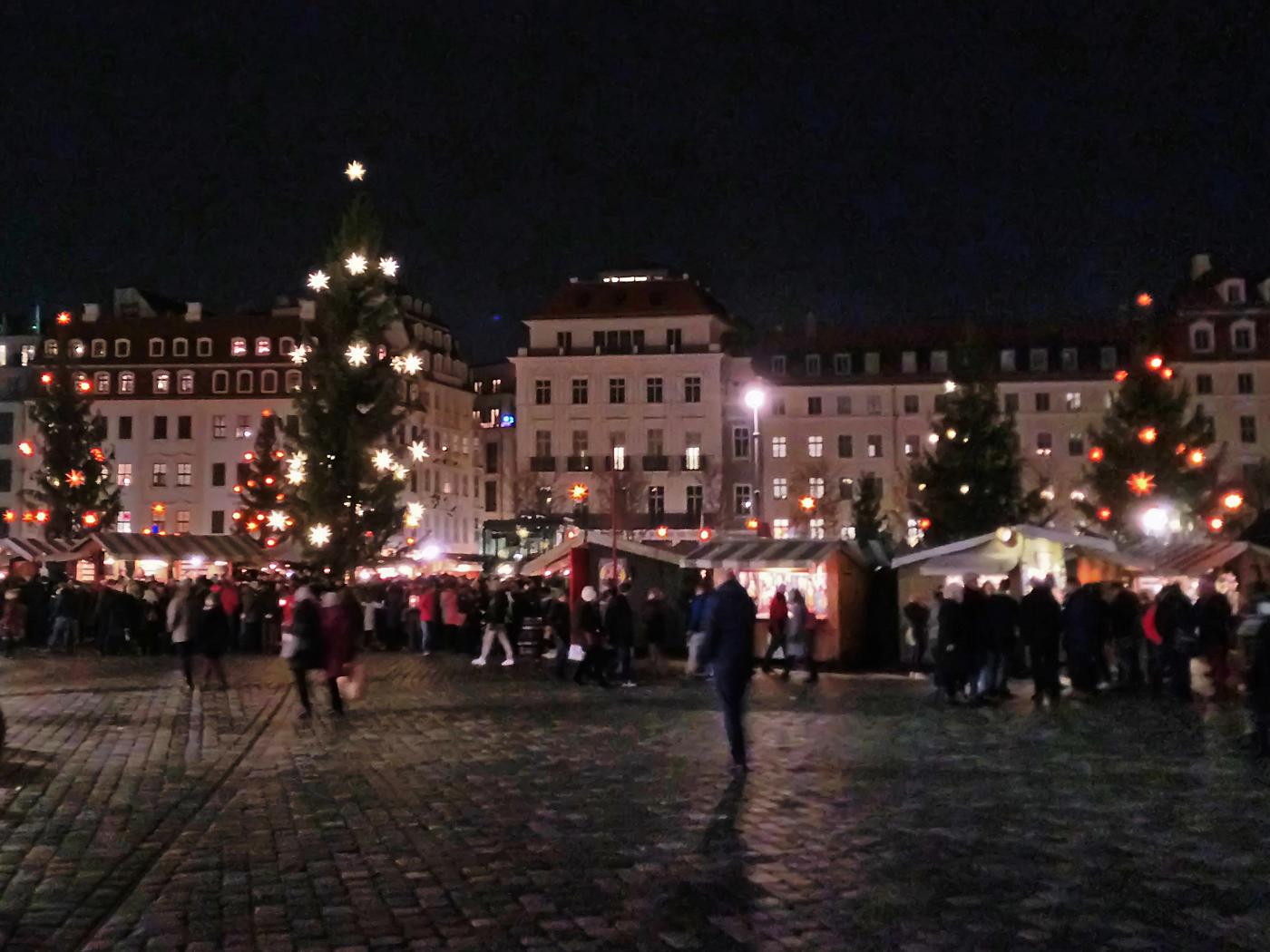 Weihnachtsmarkt am Dresdner Schloss