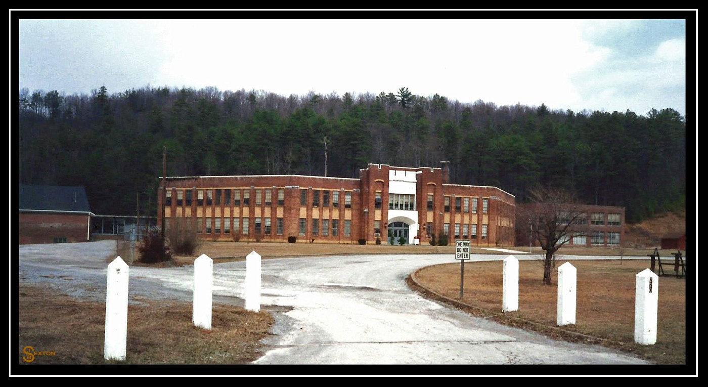 Photo Huntsville High School (March 1988) Huntsville HS in the Old