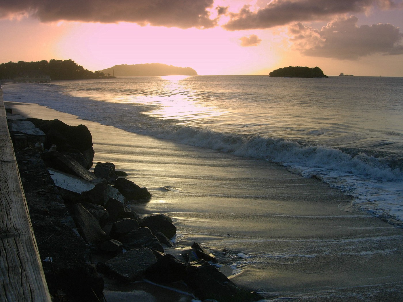 Photo Choc beach and Rat Island St. Lucia Sky album